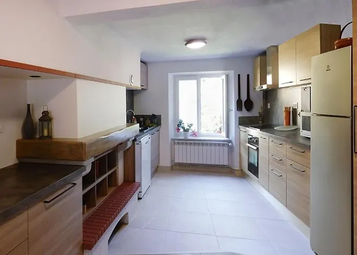 Hébergement de vacances La Maison De Berthe - Havre De Paix Dans La Campagne - Entièrement Rénovée Et équipéé Montmaur (Aude)